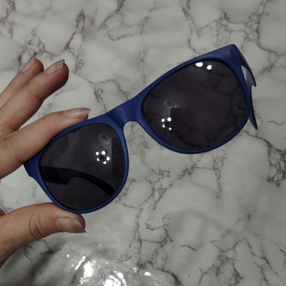 🎁 Free With Purchase - Picture 5 of 5